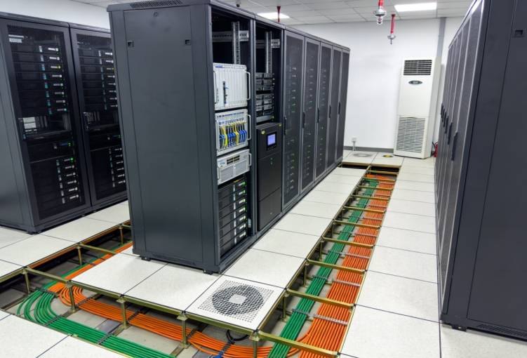 弱电机房与综合布线 · 真实施工现场实拍